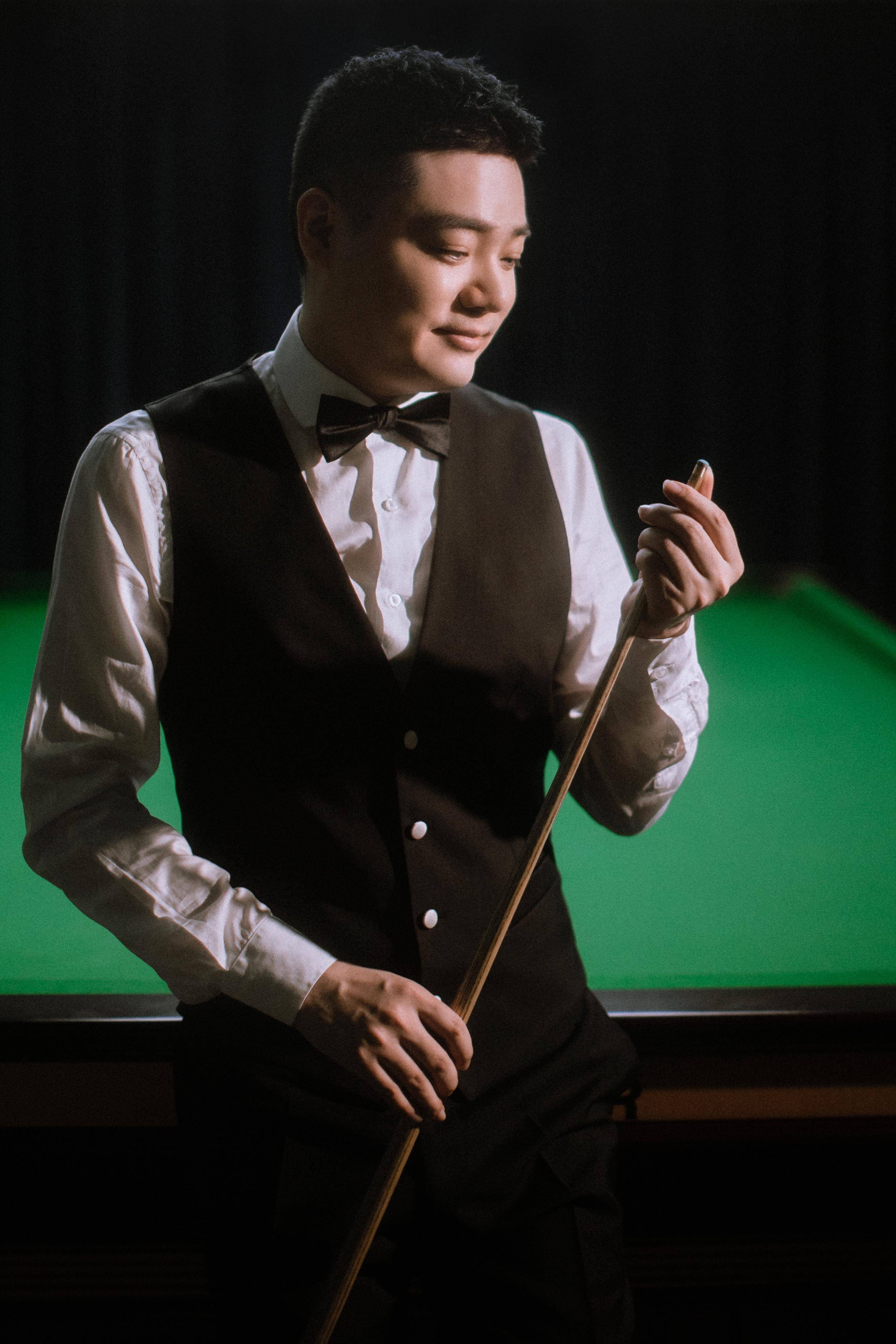 他冷静地将 他冷静地将