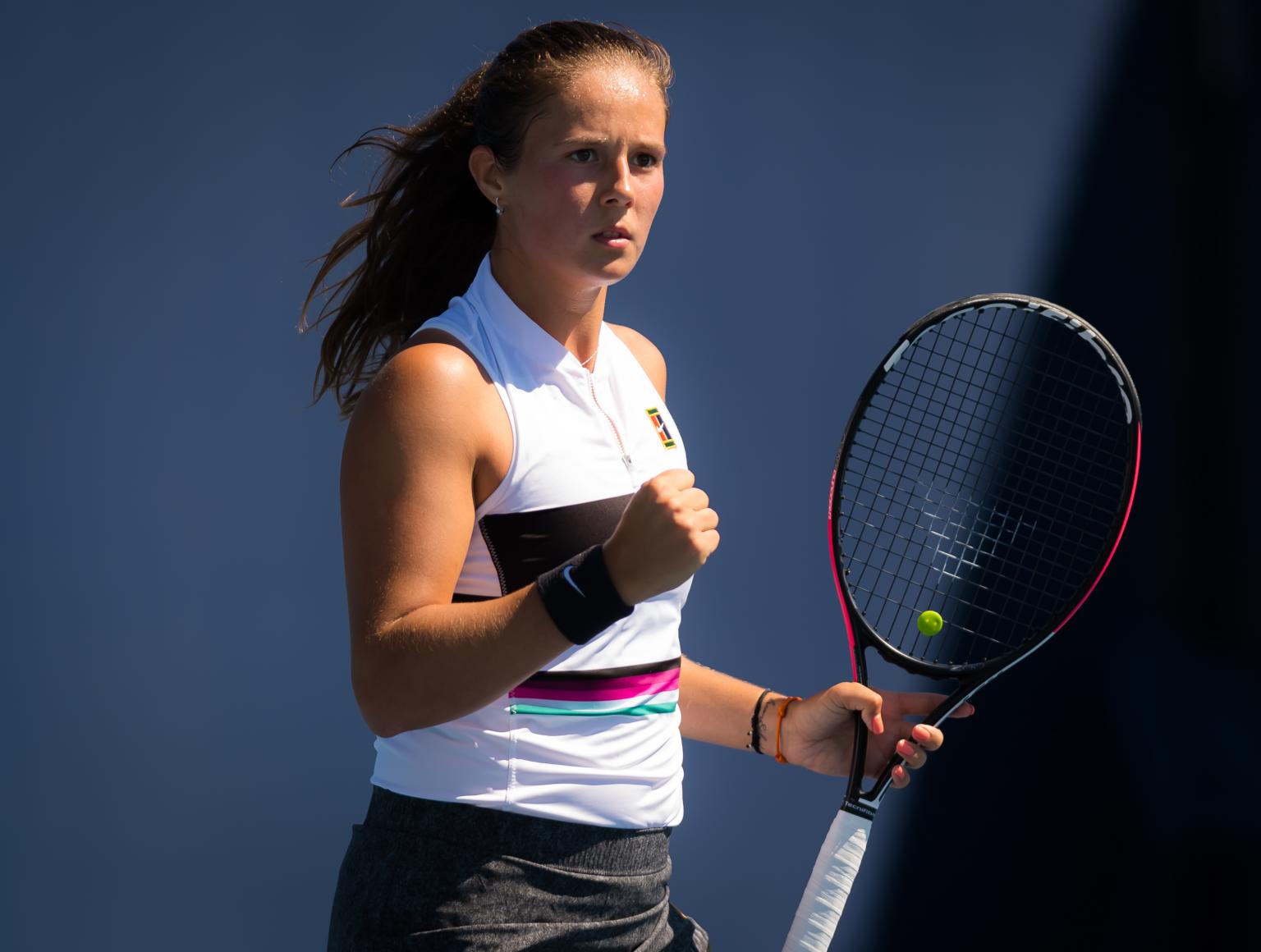 人角色的深 人角色的深